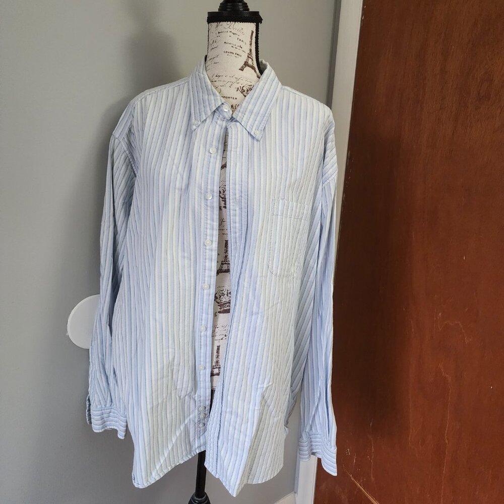 EUC Eddie Bauer Buttondown Shirt